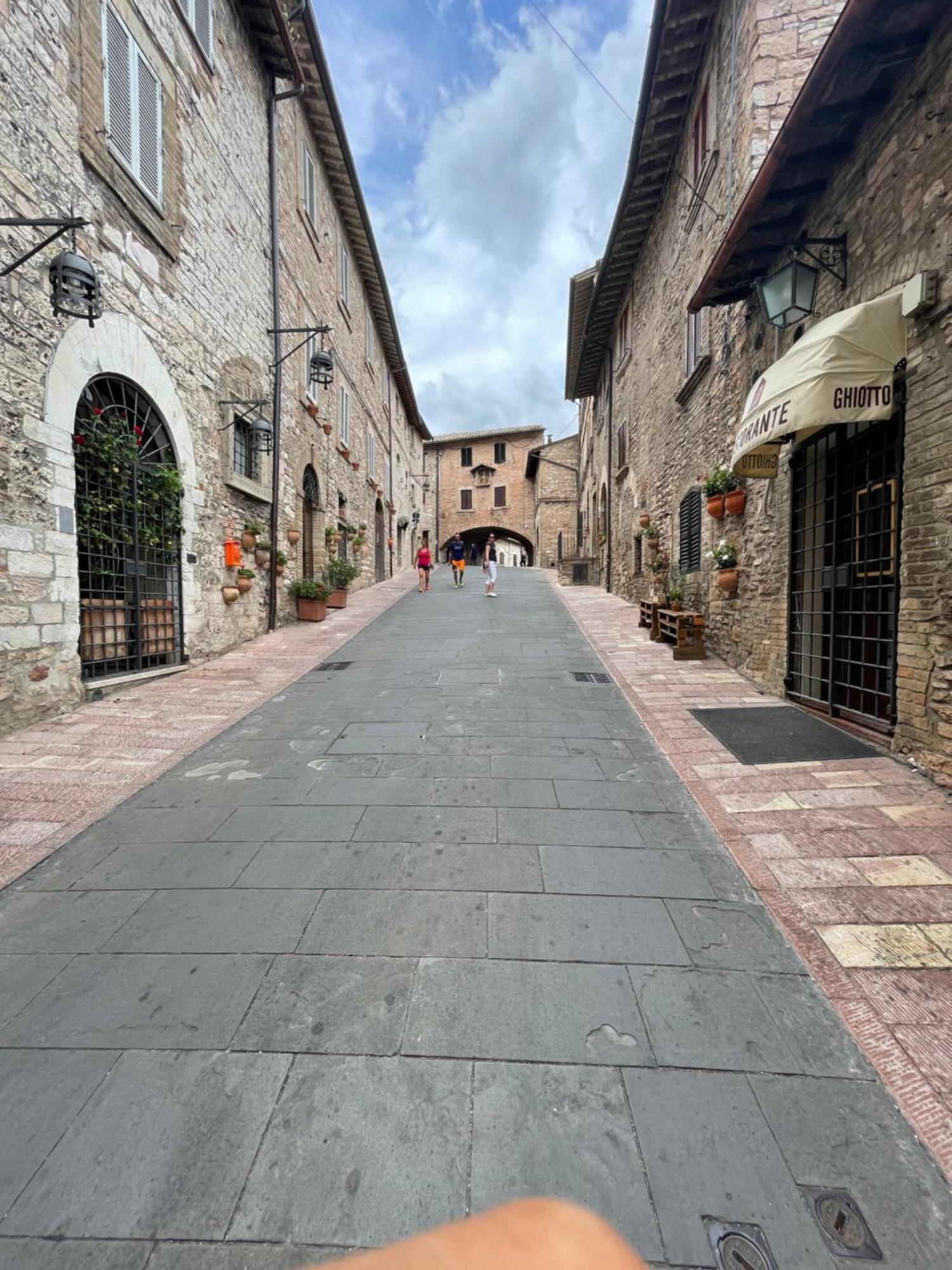 Happy House - Porta San Giacomo Διαμέρισμα Ασίζη Εξωτερικό φωτογραφία